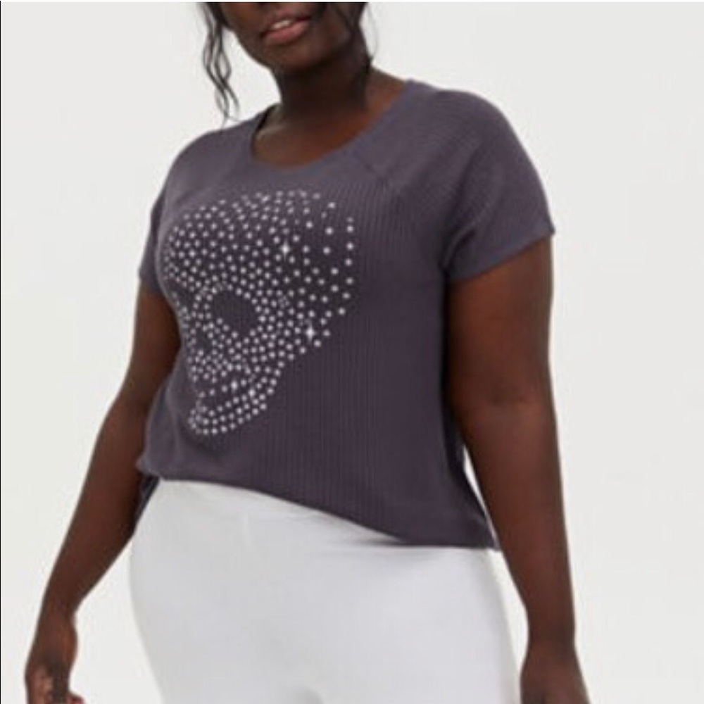 SOLD🎉 NWT TORRID DARK SLATE GREY SKULL WAFFLE KNIT TEE💀